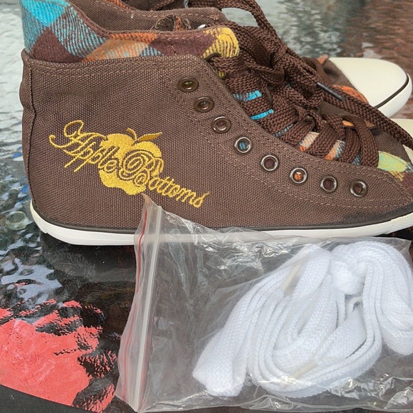 NEW Apple Bottoms Y2K 00,s Brown High Top Sneakers 7.5 w extra laces - Picture 7 of 10
